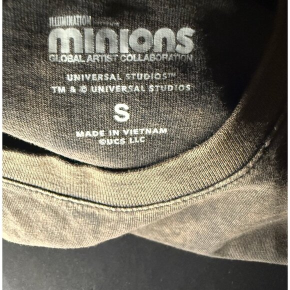 Illumination Minions Vicious 6 Mens S T-Shirt Tee Grunge RARE - Picture 3 of 5